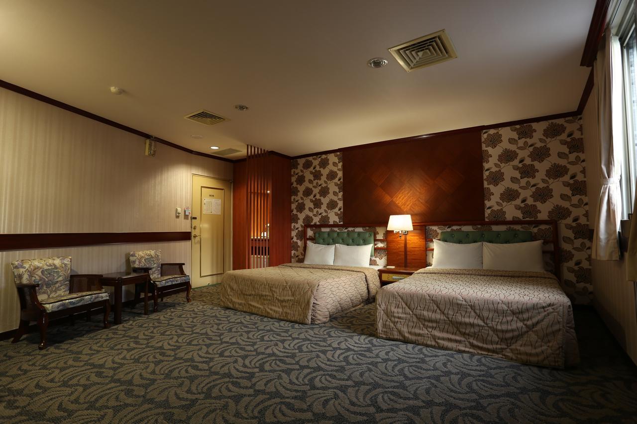 Monalisa Hotel Tainan Esterno foto