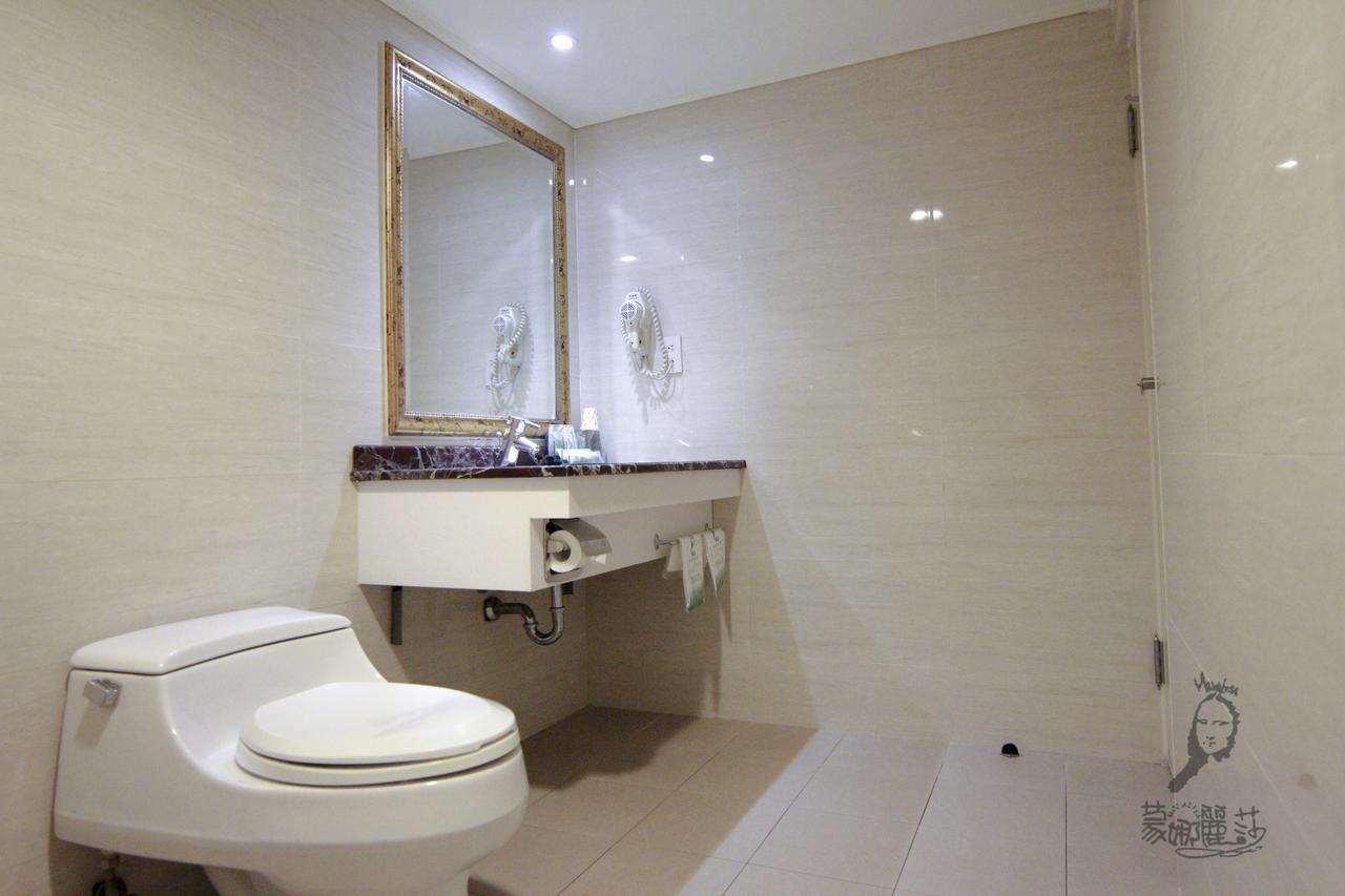 Monalisa Hotel Tainan Esterno foto